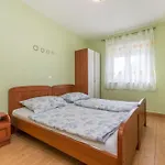 Kuca Za Odmor Sa Grijanim Bazenom Ivancica Sukošan