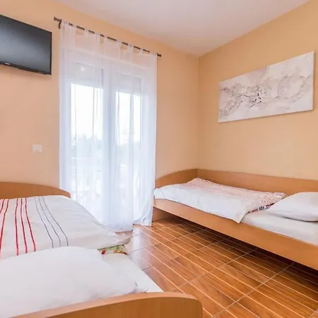 Kuca Za Odmor Sa Grijanim Bazenom Ivancica Villa Sukosan